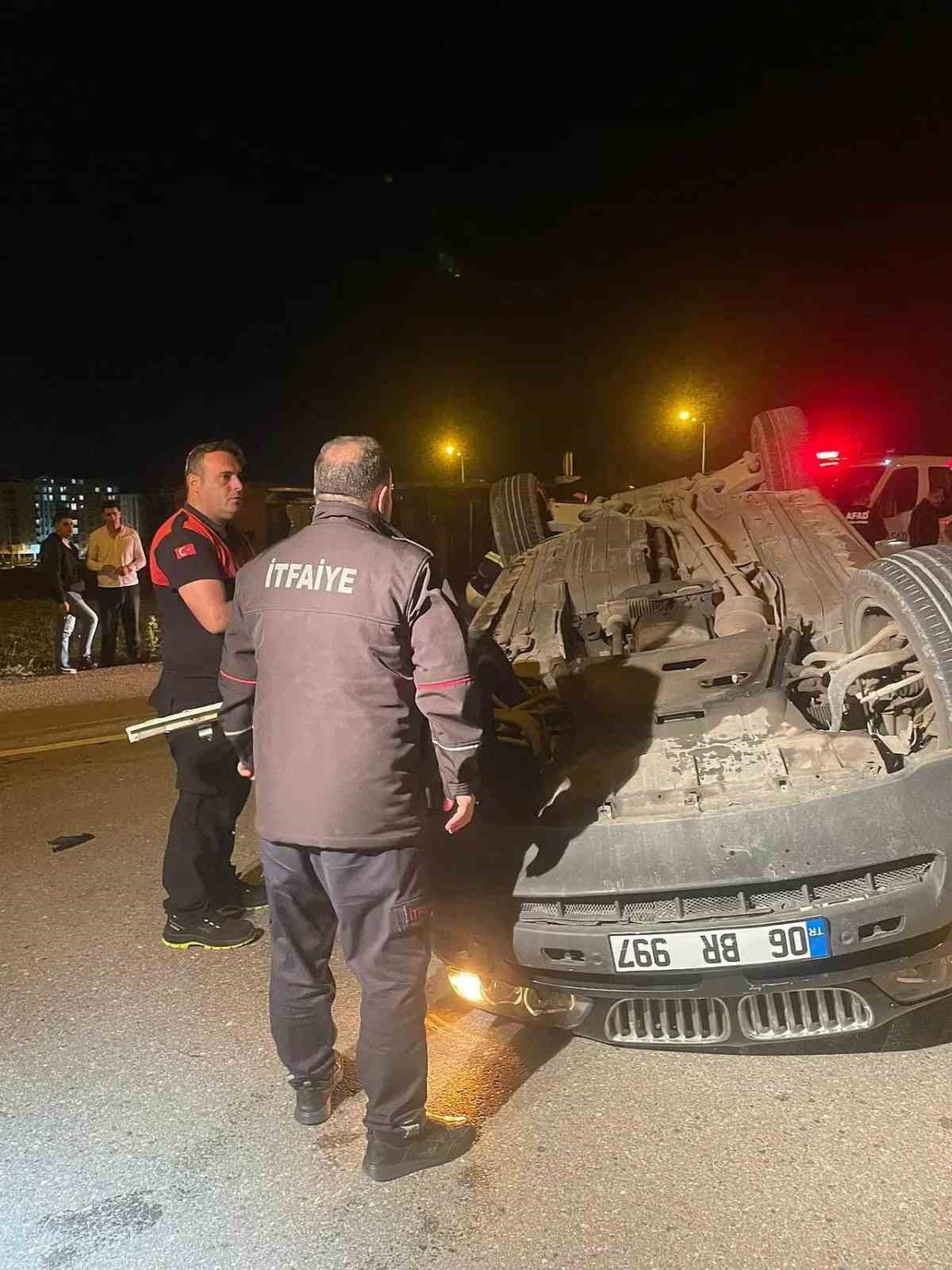 Siirt’te ambulans ile otomobil çarpıştı: 4 yaralı